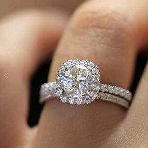 Elegant Silver Halo Ring Set